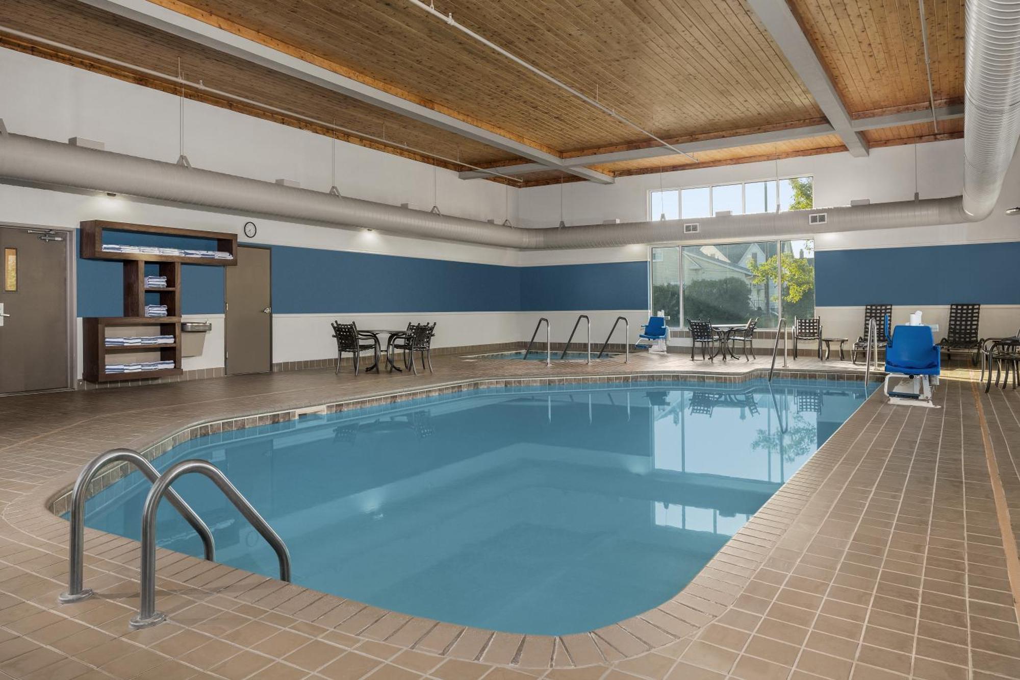 Holiday Inn Express & Suites Superior By Ihg Esterno foto